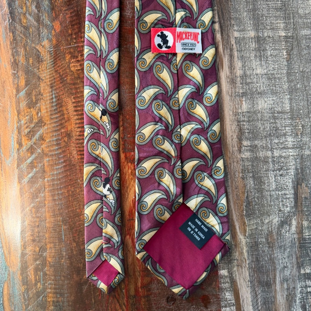 Vintage Hidden Mickey with Paisley 100% Silk Maroon Tie Approx 4"W 58"L RN73469 - Picture 6 of 8